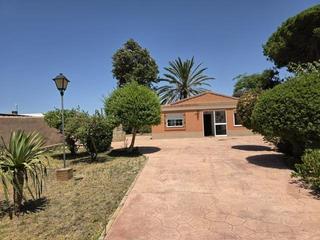 Xalet a Pelagatos - Pago del Humo. Encantador chalet en chiclana de la frontera con piscina privada