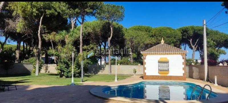 Foto 544c98d7-8e08-435f-ac33-9581a2ae1e8c. Chalet with parking pool in Las Lagunas - Campano Chiclana de la Frontera
