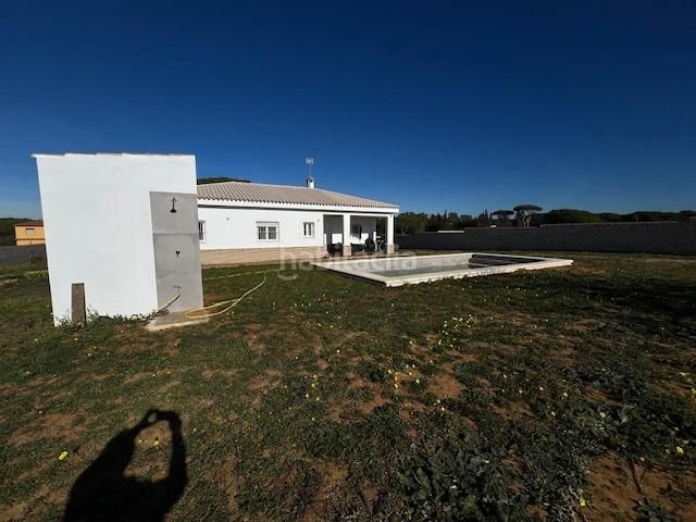Foto b1352861-15df-481f-a7c6-16ba2cffaf71. Xalet amb piscina a Las Lagunas - Campano Chiclana de la Frontera