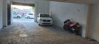 Car parking in Carrer de Joan Piñol