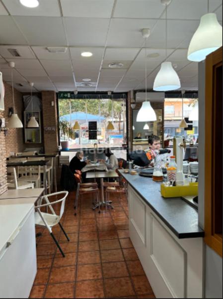 Foto 3764dac9-8759-4ebb-839f-006cb2c12e7c. Pas-de-porte local commercial dans Trinitat Valencia