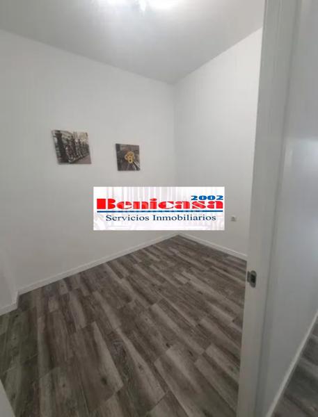 Foto 6a38dfc5-fb88-4a11-9fc2-3d18223622fa. Rent flat in Nou Moles Valencia
