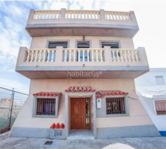 Foto 38e39705-4854-43c8-bf9b-37b9d62da504. Chalet dans El Perellonet Valencia