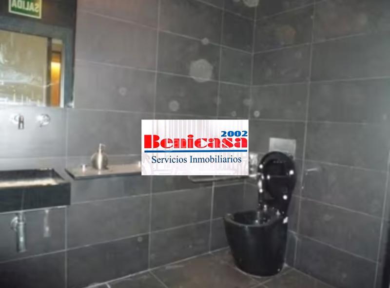 Foto 44eef643-ebe2-4db3-b400-94a70423086d. Local comercial gran local en zona El Pilar en El Pilar Valencia