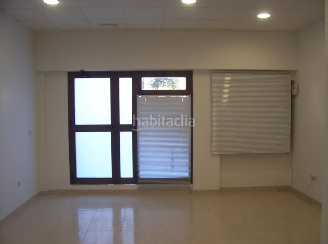 Foto 876126b6-2ae6-4f60-b655-c8e9ec559de2. Local comercial a Benimàmet Valencia