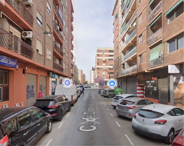 Foto c4bf2a42-3f11-4af6-99b6-013c3d50f87a. Car parking in Torrefiel Valencia
