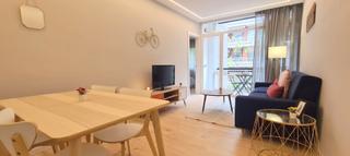Rent Flat in Carrer de valncia 490. nico por reforma ideal para compartir