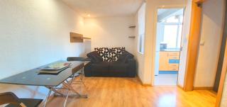 Miete Etagenwohnung in Carrer d'almagro 3. Piso acogedor ,temporada 11 meses