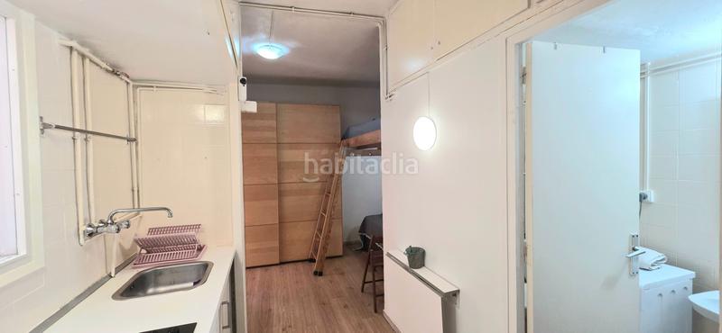 Foto 95b3ac13-724e-44cf-b934-bd7e6086ee4e. Alquiler estudio en carrer d'obradors 7 studio con mucha luz en Barcelona