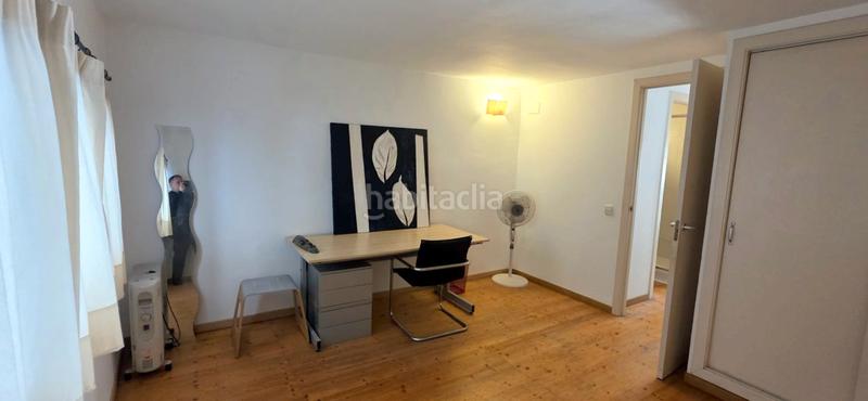 Foto d3eb25fc-848d-493a-b8cc-2b3df3957a3e. Duplex in carrer de les carretes 32 in Raval Barcelona