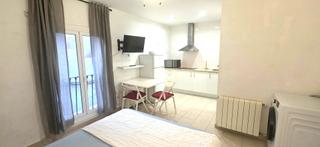 Location Studio  Carrer dels escudellers 38. Studio super acogedor temporada 11 meses