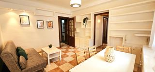 Miete Etagenwohnung in Carrer de concepción arenal 142. Pisazo ideal para estudiantes 5 hab tres dobles 2 medianas