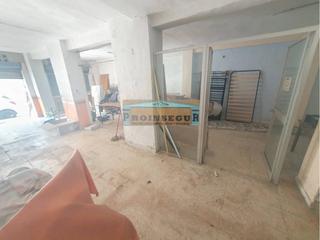 Business premise  Alhaurin el grande. Local en venta en centro