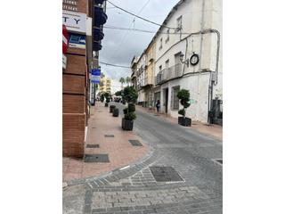 Aparcament cotxe  Alameda. Garaje cerrado en pleno centro de coín