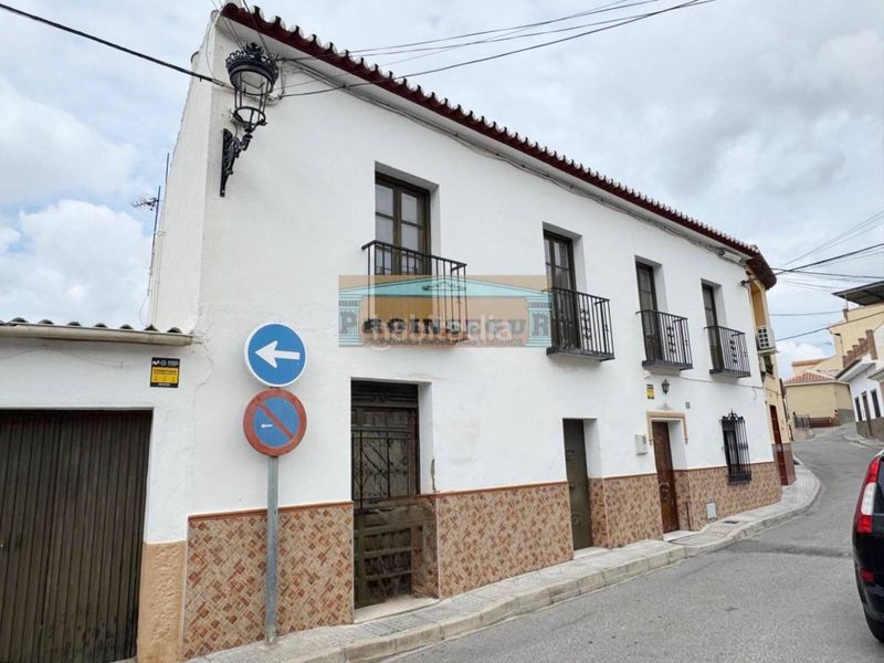 Foto 5005639c-3bd4-47cc-bd57-93219d1cf570. Casa adossada a calle concepción 37 a Cártama pueblo Cártama