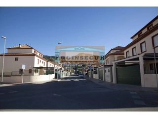 Casa in Cártama pueblo. Gran oportunidad en cártama amplia vivienda familiar en el limon