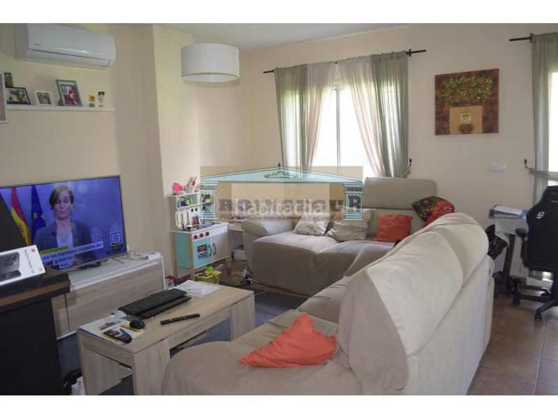 Foto f441b919-b56f-4ac2-89d9-d279baa13c98. Casa amb aparcament a Cártama pueblo Cártama