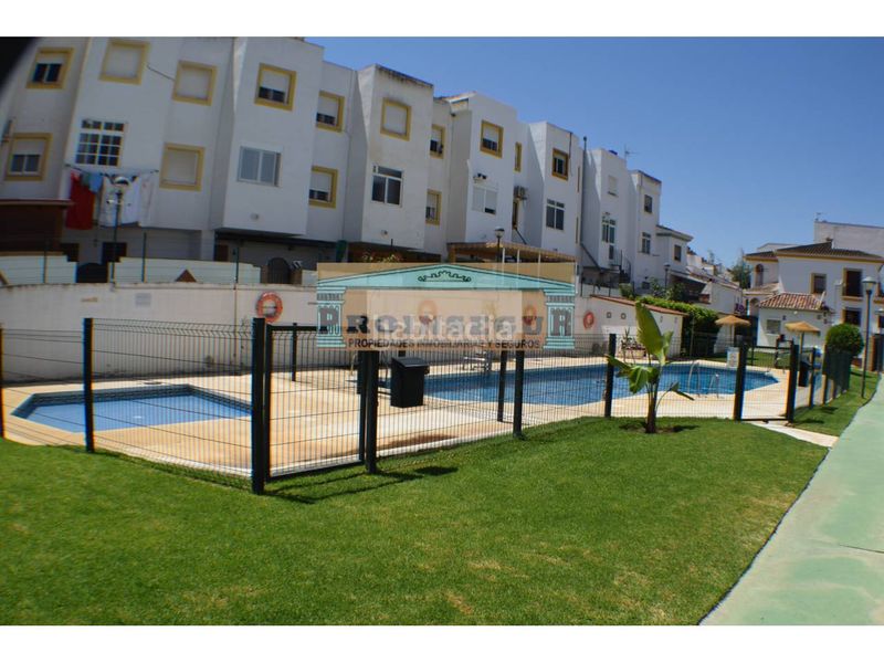 Foto 5a3bd512-c871-4813-9ab5-2ab8669f9f89. Casa a calle alondra 60 a Cártama pueblo Cártama