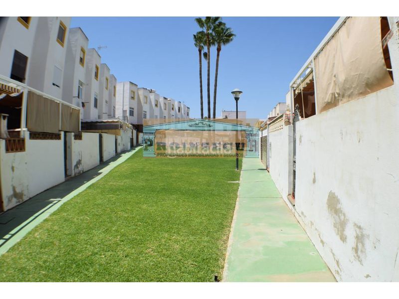 Foto b4ca6278-1c71-41ad-a5b3-2d46324b1fe9. Casa a calle alondra 60 a Cártama pueblo Cártama