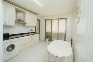 Pis a Calle de ansoain 5bi. Piso de 3 habitaciones con garaje y trastero en rochapea