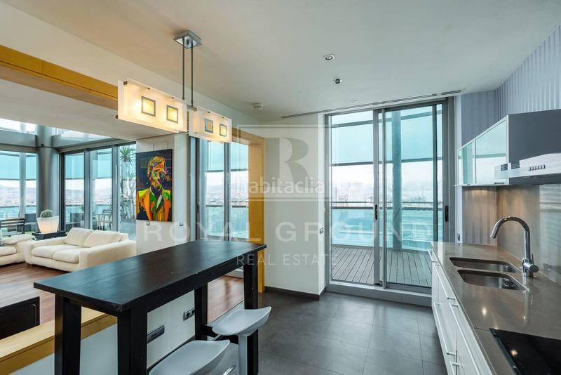 Foto ceaa5dd9-a4e9-4c51-bbaa-f8a38d0f0d24. Attico con riscaldamento parcheggio piscina in Diagonal Mar i el Front Marítim del Poblenou Barcelona