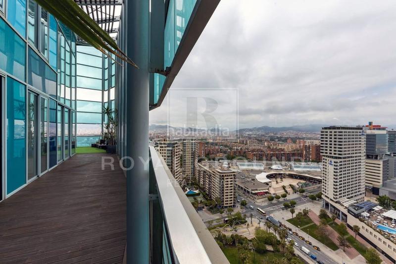 Foto ee642715-b9de-4095-9fce-2b3aa6b48f9a. Attico con riscaldamento parcheggio piscina in Diagonal Mar i el Front Marítim del Poblenou Barcelona