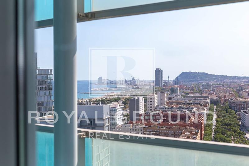 Foto 142f5013-7220-4a08-98d6-d5b8dd082b9e. Àtic amb aparcament piscina a Diagonal Mar i el Front Marítim del Poblenou Barcelona