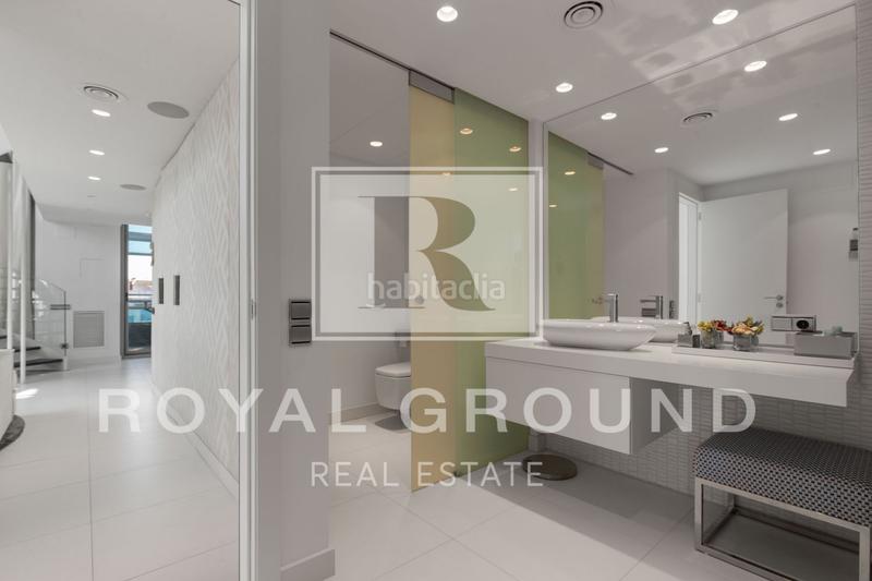 Foto 51e800d5-b2fa-4176-891c-81dd2023ac0a. Àtic amb aparcament piscina a Diagonal Mar i el Front Marítim del Poblenou Barcelona