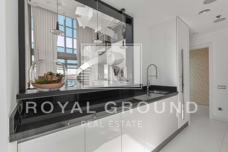 Foto 6c316e2c-42d8-4097-91ce-9e9394f18855. Àtic amb aparcament piscina a Diagonal Mar i el Front Marítim del Poblenou Barcelona