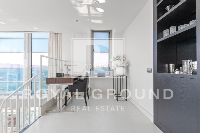 Foto b95d26f5-942a-45e8-90be-e07788e05216. Àtic amb aparcament piscina a Diagonal Mar i el Front Marítim del Poblenou Barcelona