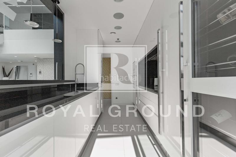 Foto f4c2011e-f888-41af-b8e3-c82f81a37ad8. Àtic amb aparcament piscina a Diagonal Mar i el Front Marítim del Poblenou Barcelona