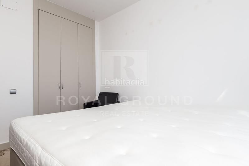 Foto 30a3c1a0-46c2-45ef-a98b-9be630511d1b. Lloguer àtic amb calefacció aparcament piscina a Barcelona