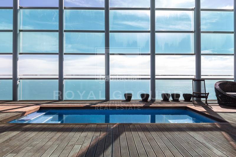 Foto b91d0c63-ae34-4b97-aa13-a3b6ee73ed79. Lloguer àtic amb calefacció aparcament piscina a Barcelona