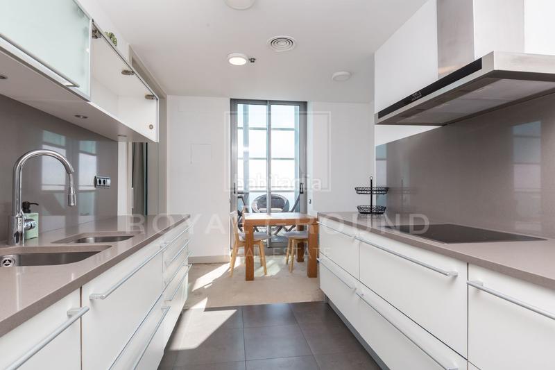 Foto 138a5039-4732-461d-ba93-d70173f844ec. Alquiler ático en Diagonal Mar i el Front Marítim del Poblenou Barcelona