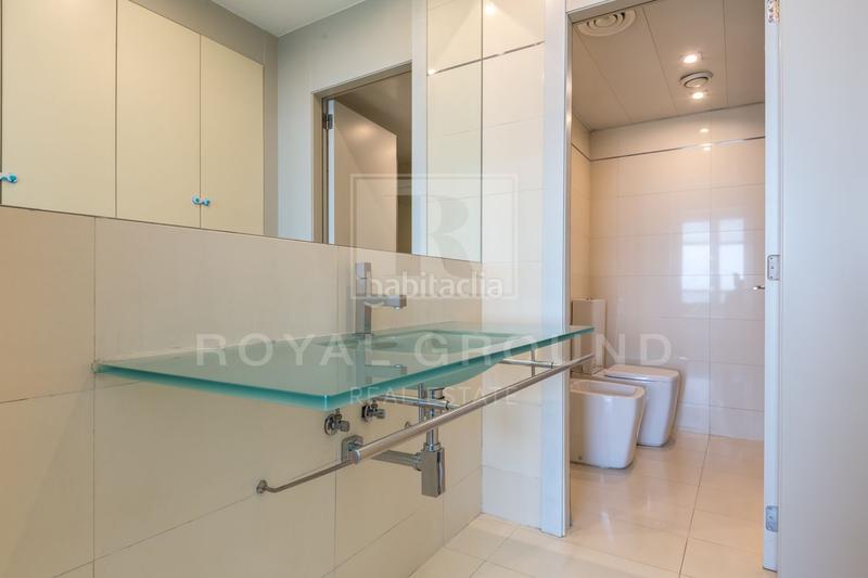 Foto 57e77693-e174-44ba-a31f-7346d374ed4b. Alquiler ático en Diagonal Mar i el Front Marítim del Poblenou Barcelona