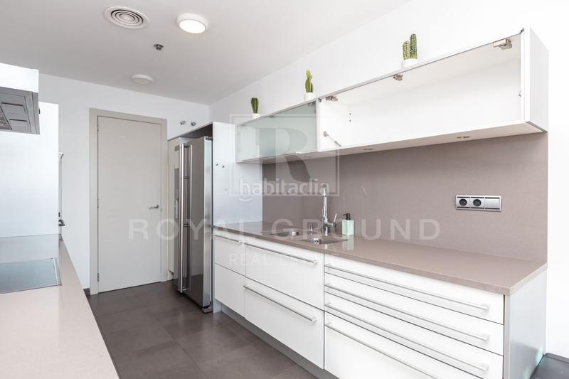 Foto 89a2b230-6ff5-425b-a5c7-84243348897d. Alquiler ático en Diagonal Mar i el Front Marítim del Poblenou Barcelona