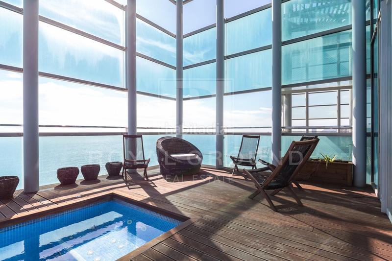 Foto c55559aa-13ef-44b8-b561-db6884d3c239. Affitto attico con riscaldamento parcheggio piscina in Barcelona