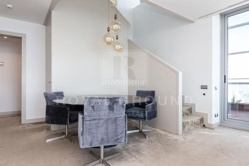Foto ca393bdb-ba74-4598-b210-482f8310ac1d. Affitto attico con riscaldamento parcheggio piscina in Barcelona