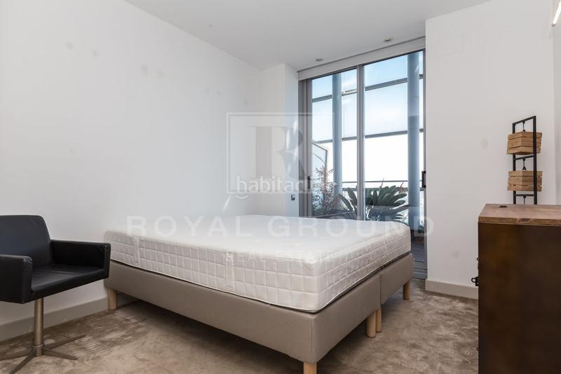 Foto 0395625a-03a9-44a6-9bbb-44a226ae6aff. Location attique avec chauffage parking piscine dans Barcelona