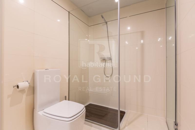 Foto 6794ac3f-0b00-4e14-a236-21ceca17f3e0. Location attique avec chauffage parking piscine dans Barcelona