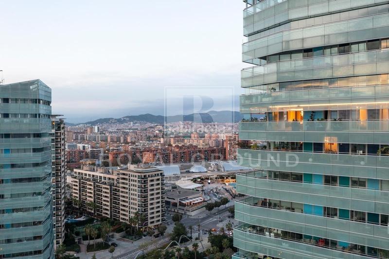 Foto fb731bc1-7bb5-45d7-8a90-9d11fcdded1f. Pis amb aparcament a Diagonal Mar i el Front Marítim del Poblenou Barcelona