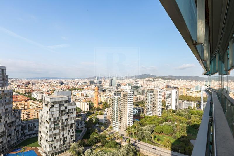 Foto 51d2e125-f173-4aa9-9b60-a0a055500916. Affitto duplex con riscaldamento parcheggio piscina in Barcelona