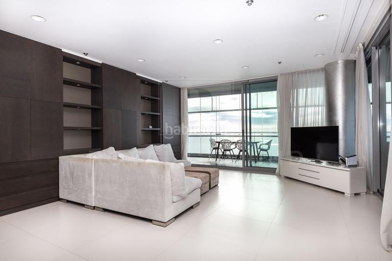 Foto b75986e5-73b5-431a-8cfe-e2682645a252. Affitto duplex con riscaldamento parcheggio piscina in Barcelona