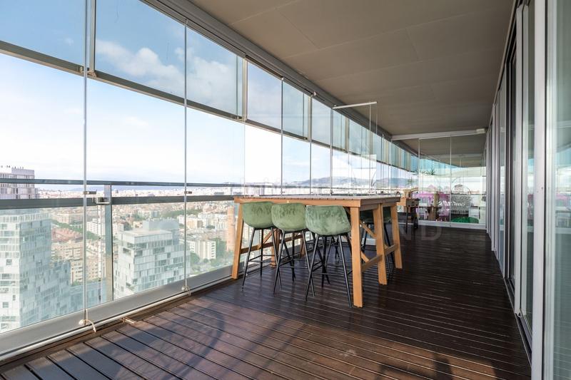 Foto 4dd693fd-9419-4c49-af7a-d195c59884e1. Lloguer dúplex amb calefacció aparcament piscina a Barcelona