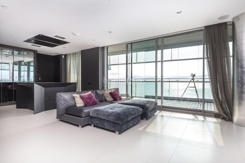 Foto c43cc226-448b-4a0a-99f3-47040243d66d. Lloguer dúplex amb calefacció aparcament piscina a Barcelona