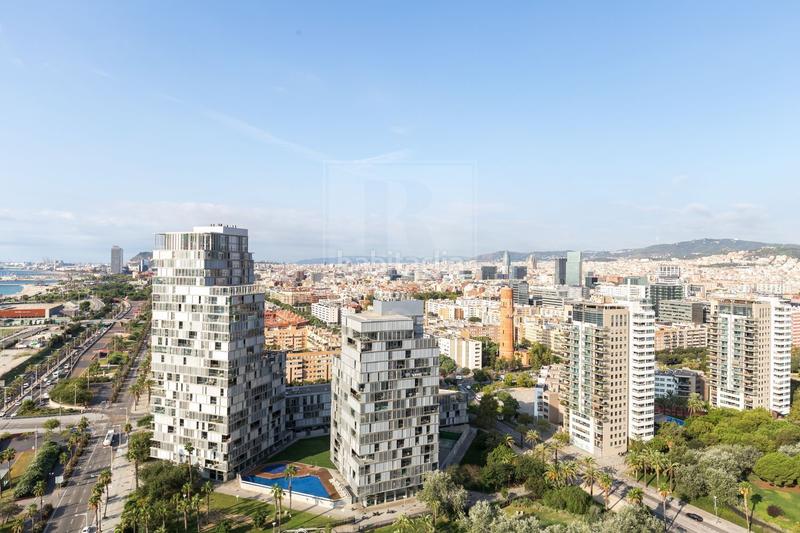 Foto f0c40cc4-2268-4269-975f-1953ab9f3b8b. Lloguer dúplex amb calefacció aparcament piscina a Barcelona