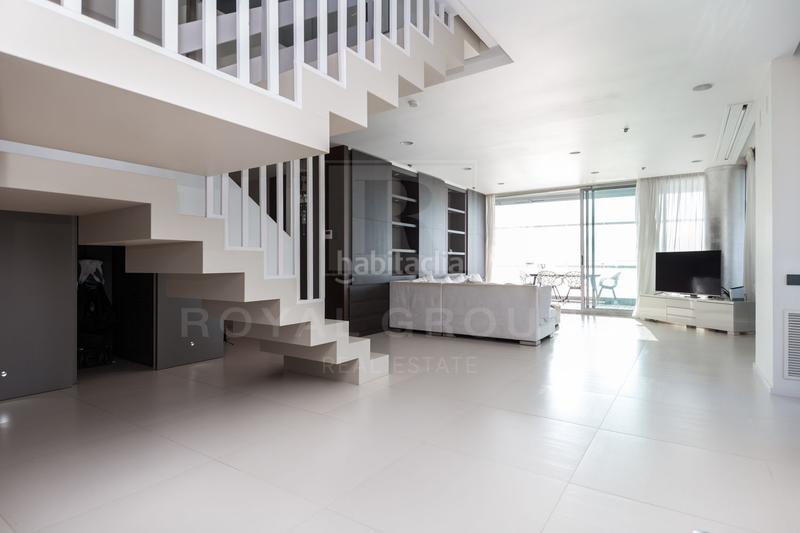 Foto 0f62d61f-1c43-4b47-9d5c-190ab8219aa4. Miete zweistöckige wohnung mit heizung parking pool in Barcelona