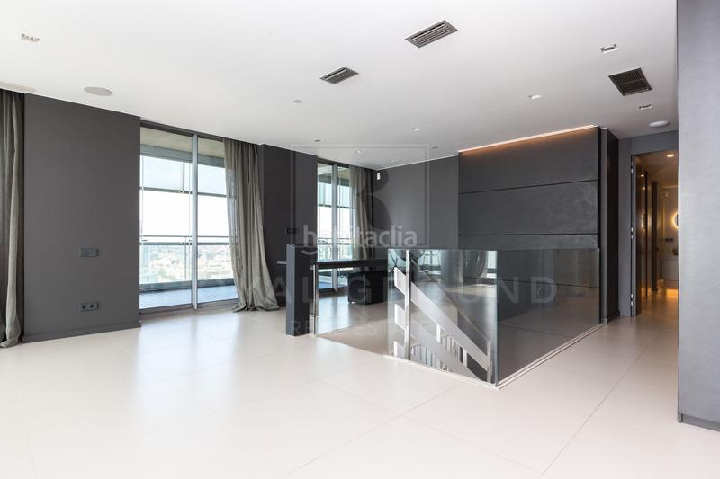 Foto 3e60ed7d-62fc-437c-9ce4-80acc3a730c1. Miete zweistöckige wohnung mit heizung parking pool in Barcelona