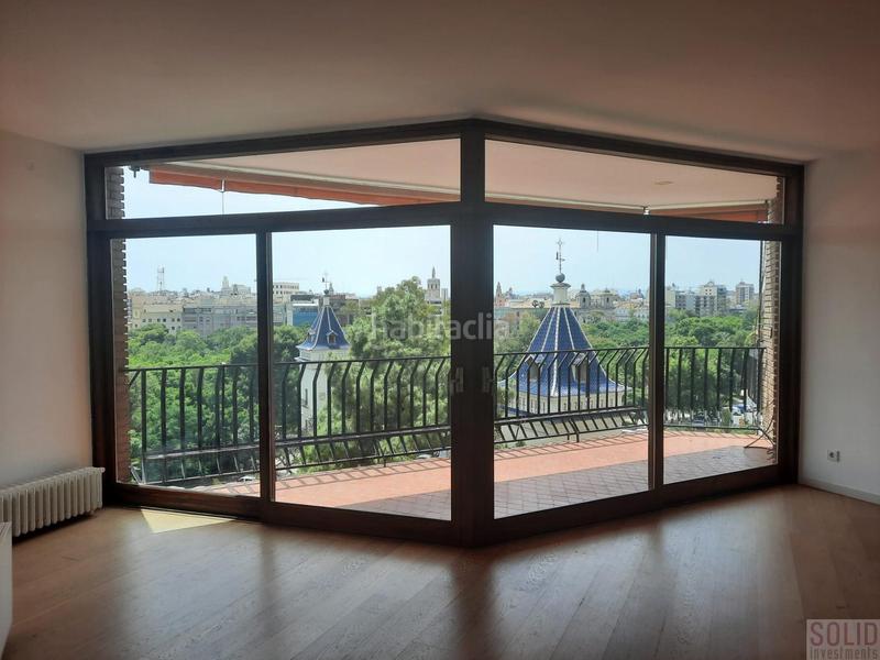 Foto aa4dad06-c6f2-4eeb-a070-9cb265760a53. Pis a Exposició Valencia