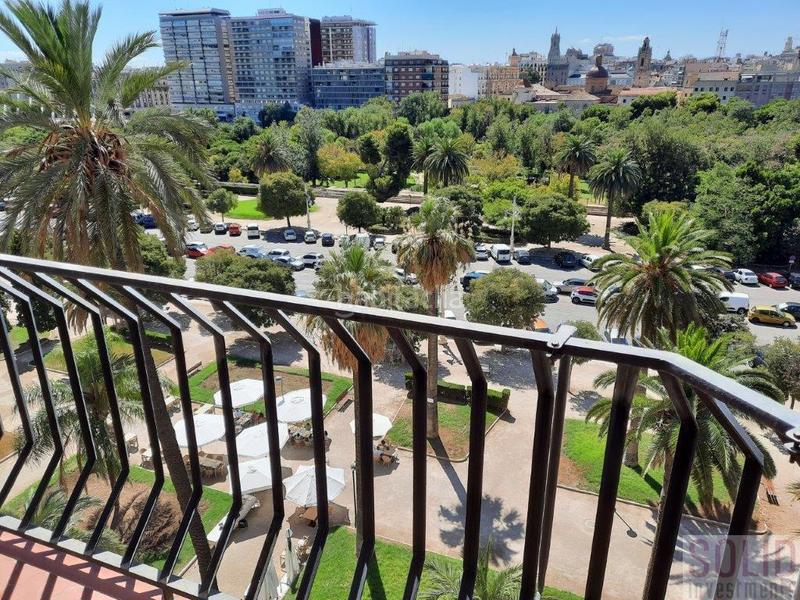 Foto b871b705-2a65-4bf7-a49e-d07a74e3c614. Pis a Exposició Valencia